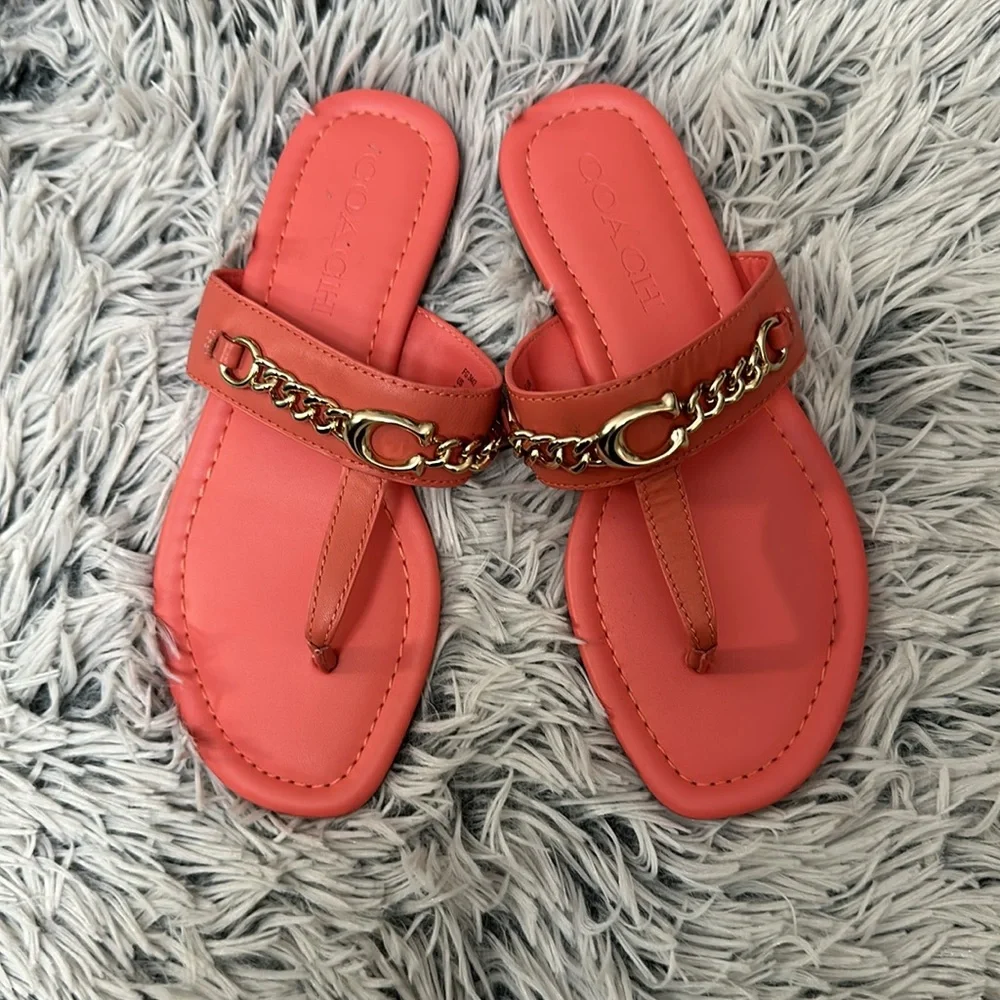 ✨Host Pick✨ Coach Jaclyn Leather Chain Thong Sandals
